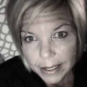 Meet your Posher, Kelli